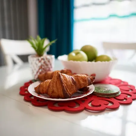 Aquamarin 2bd N Pools