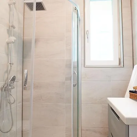 Aquamarin 2bd N Pools