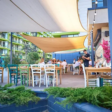 Aquamarin 2bd N Pools