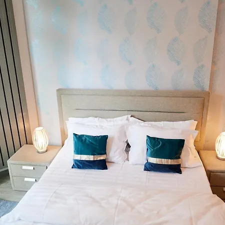 Aquamarin 2bd N Pools Апартаменты *