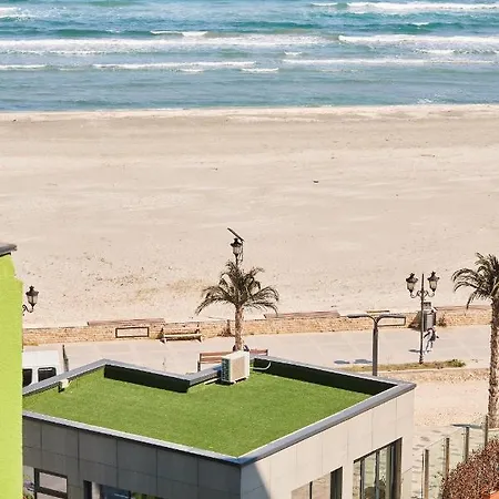 Апартаменты Aquamarin 2bd N Pools *