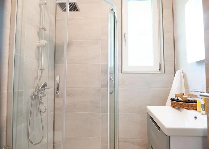 Aquamarin 2bd N Pools