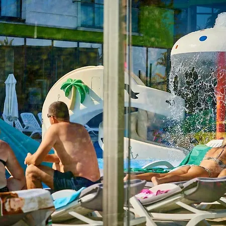 Aquamarin 2bd N Pools *