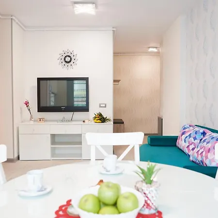 Aquamarin 2bd N Pools Apartment