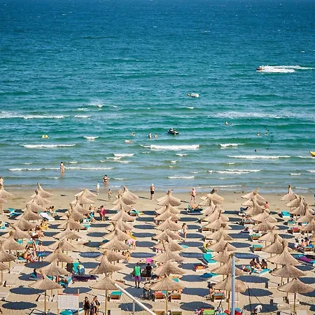 Apartment Aquamarin 2bd N Pools Navodari
