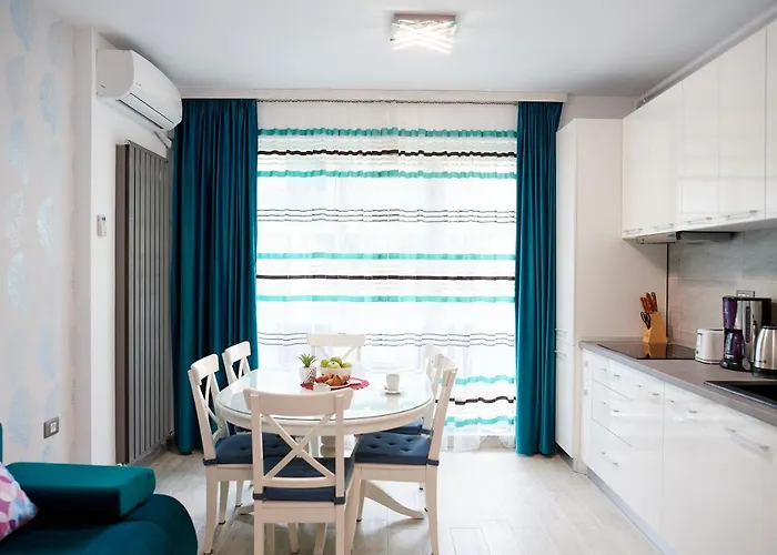 Aquamarin 2bd N Pools * Năvodari