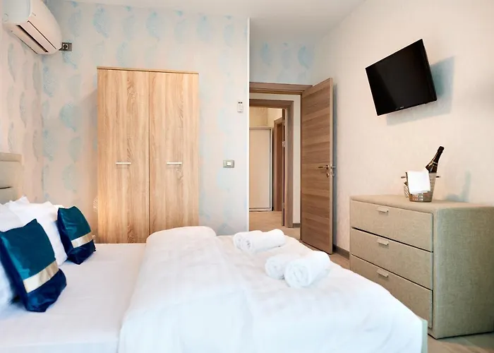 Aquamarin 2bd N Pools 아파트 Năvodari