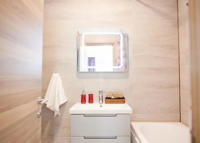 아파트 Aquamarin 2bd N Pools